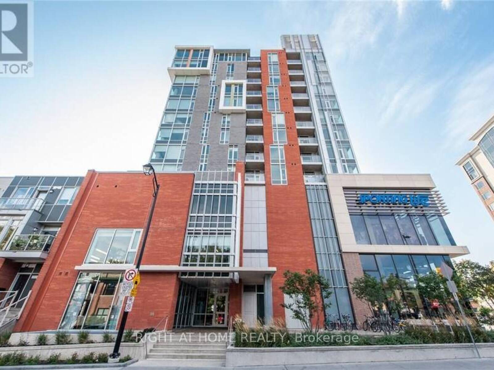 806 - 118 HOLMWOOD AVENUE, Ottawa, Ontario K1S 5J5