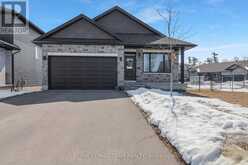 20 SEABERT DRIVE | Arnprior Ontario | Slide Image Three