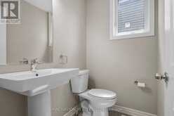 210 BANDELIER WAY | Ottawa Ontario | Slide Image Sixteen