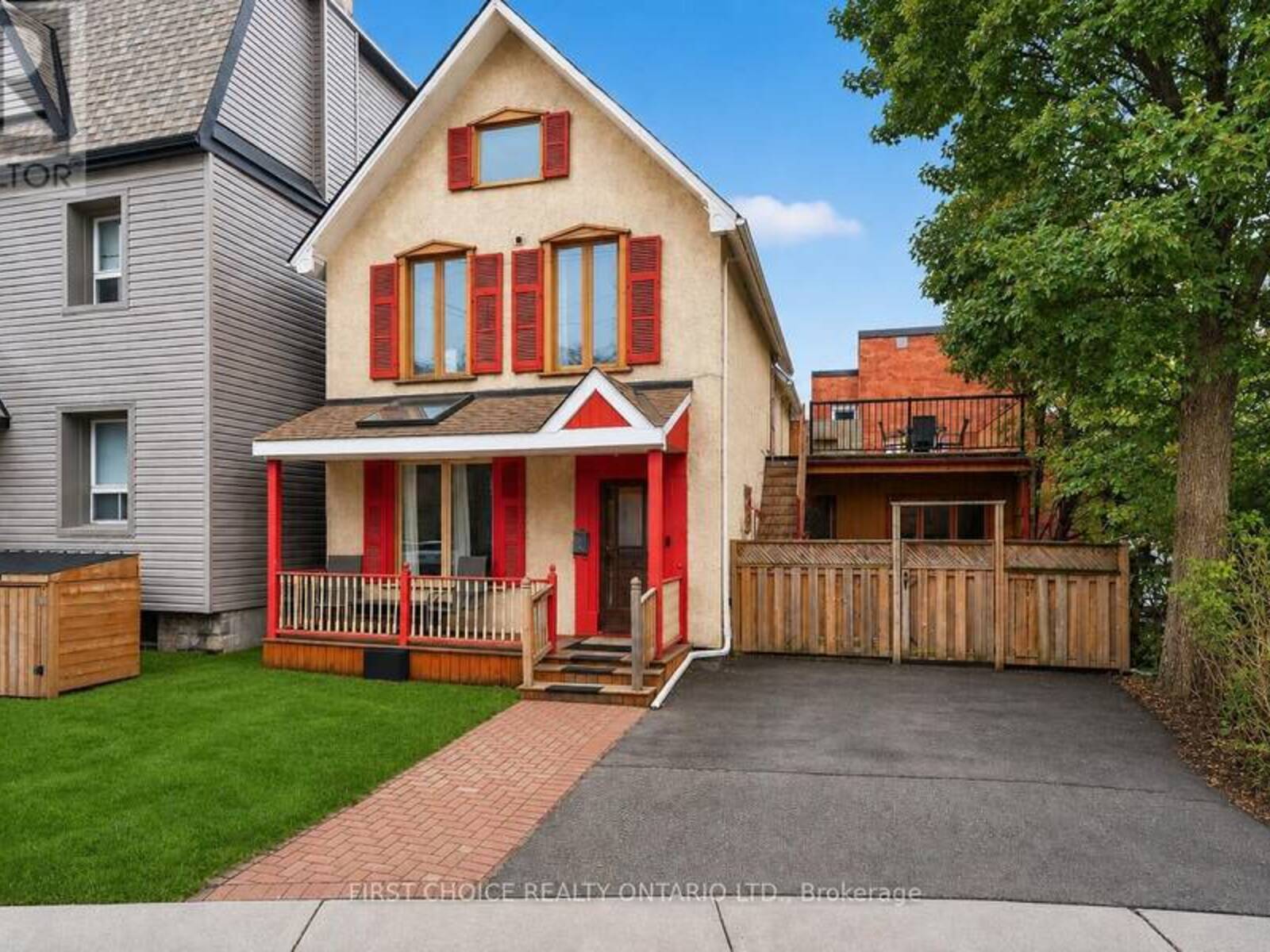 34 GILMOUR STREET, Ottawa, Ontario K2P 0N3