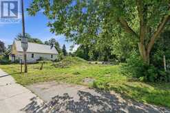 2322 ROGER STEVENS DRIVE | Ottawa Ontario | Slide Image Five