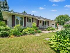 4 QUEEN STREET Rideau Lakes Ontario, K0G 1V0