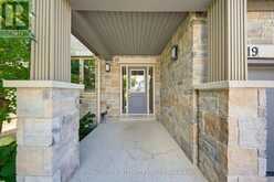 319 BOBOLINK RIDGE | Ottawa Ontario | Slide Image Three