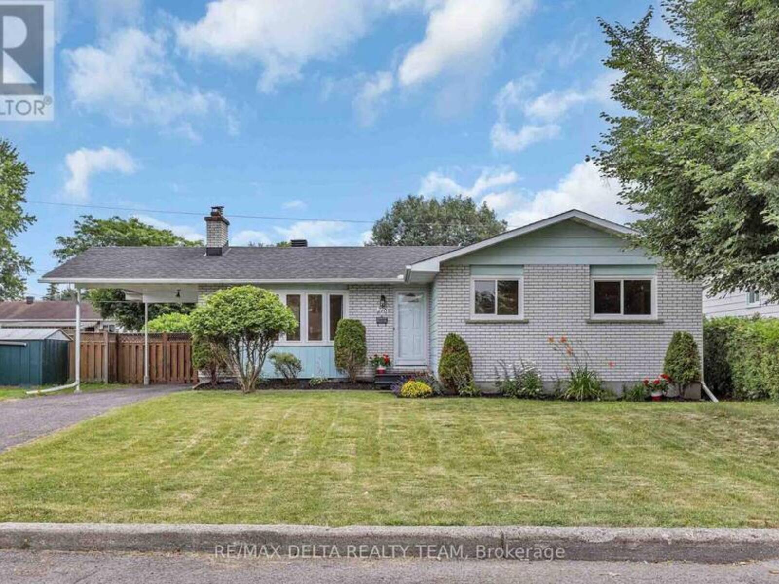 278 GLENEAGLES AVENUE, Ottawa, Ontario K1E 1L8