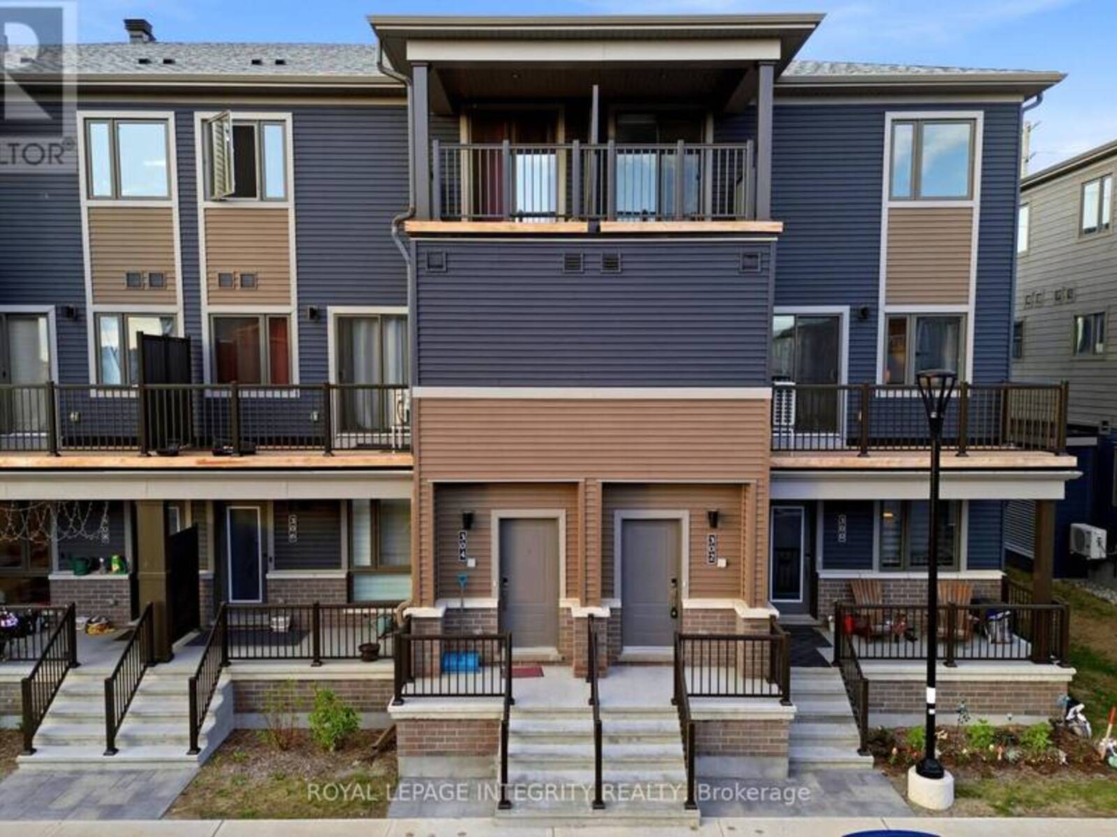 302 PARNIAN PRIVATE, Ottawa, Ontario K2J 7K5