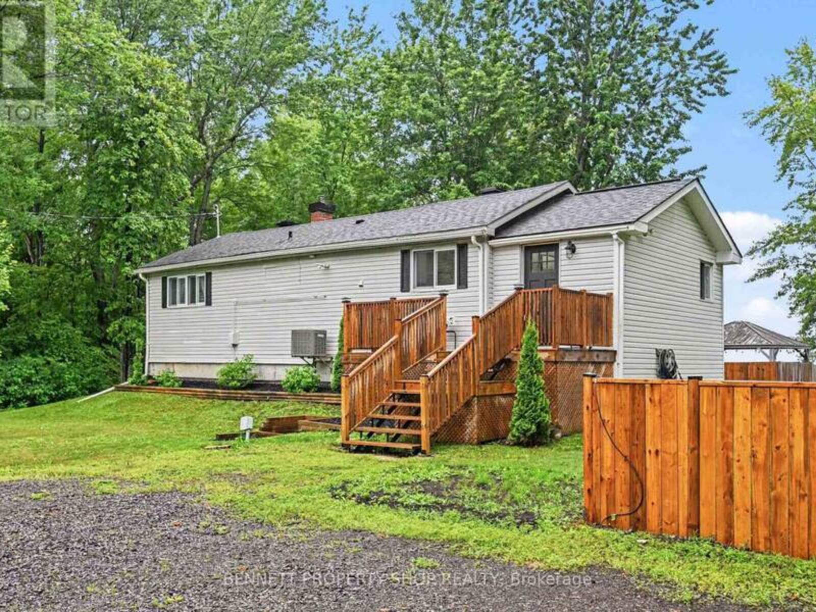 102 MOORHEAD DRIVE, Fitzroy, Ontario K0A 1X0