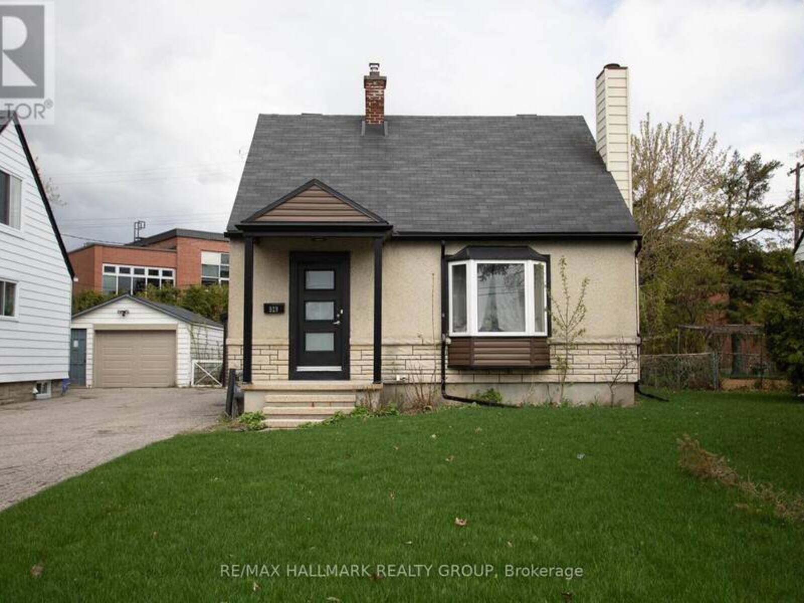 929 MERIVALE ROAD, Ottawa, Ontario K1Z 5Z7