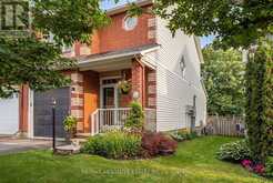 36 CHANTILLY GATE | Ottawa Ontario | Slide Image Three
