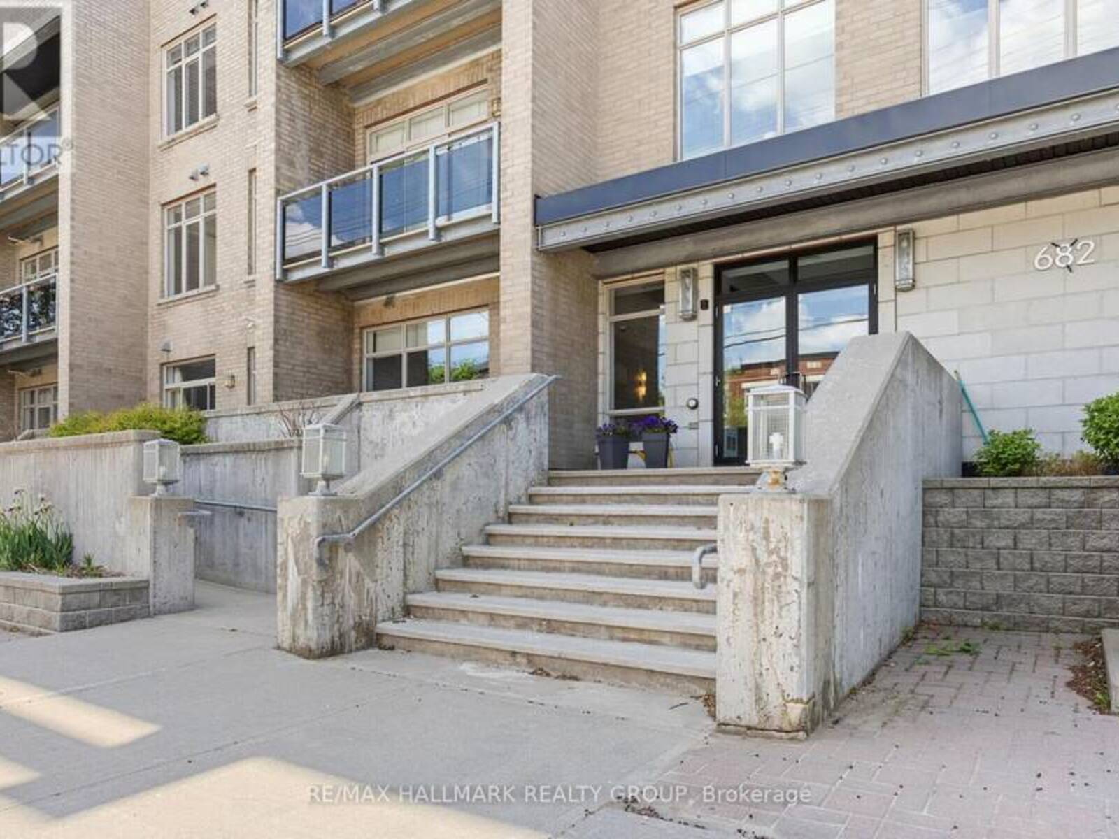 311 - 682 CHURCHILL AVENUE N, Ottawa, Ontario K1Z 5G5