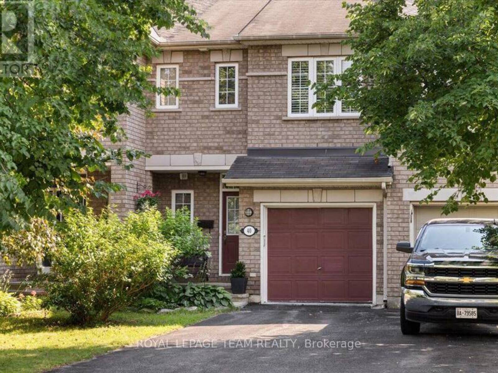 40 SADDLESMITH CIRCLE, Ottawa, Ontario K2M 2Y9