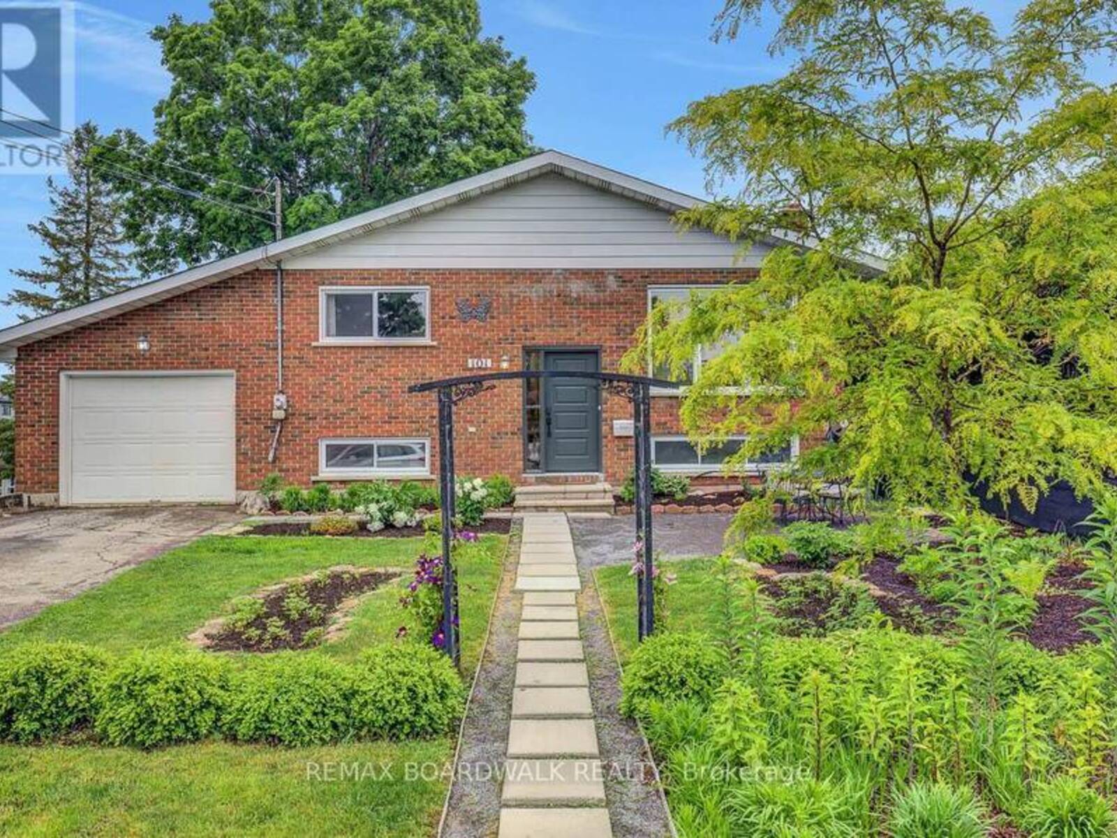 101 PARK AVENUE, Carleton Place, Ontario K7C 2H4