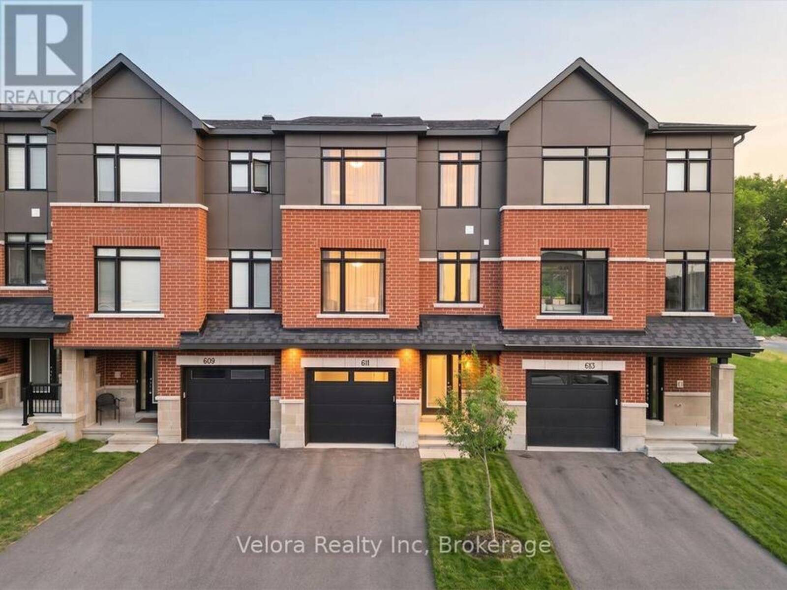 611 KNOTRIDGE STREET, Ottawa, Ontario K1W 0M3