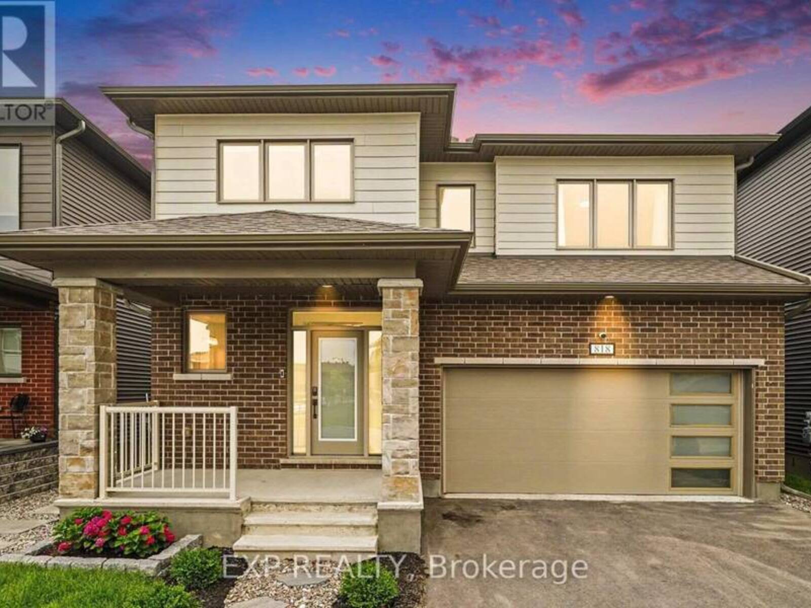 818 CROSSGATE STREET, Ottawa, Ontario K2J 7E3