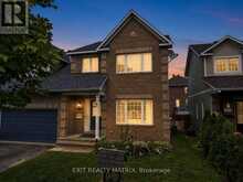 127 STONEY POND COURT | Ottawa Ontario | Slide Image Three