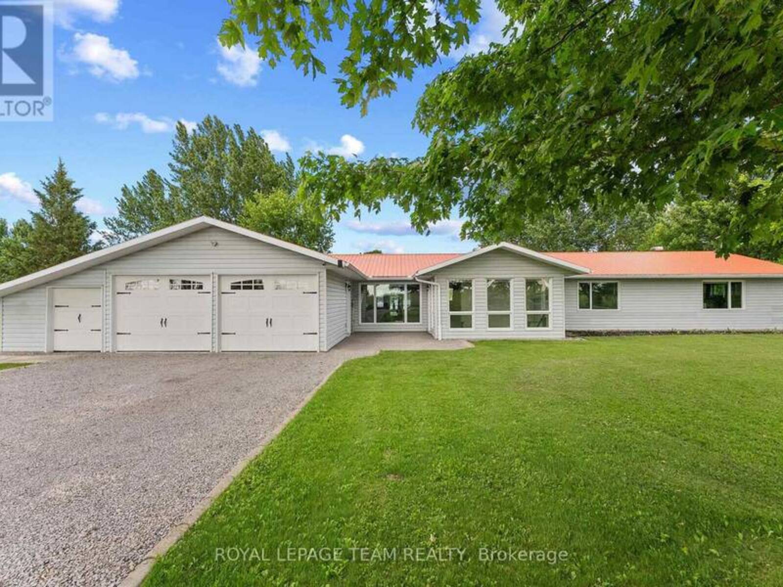 34 BIRD LAKE TRAIL, Cobden, Ontario K0J 1K0