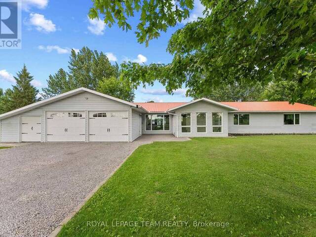 34 BIRD LAKE TRAIL Cobden Ontario, K0J 1K0 - 3 Bedrooms Waterfront Home For sale