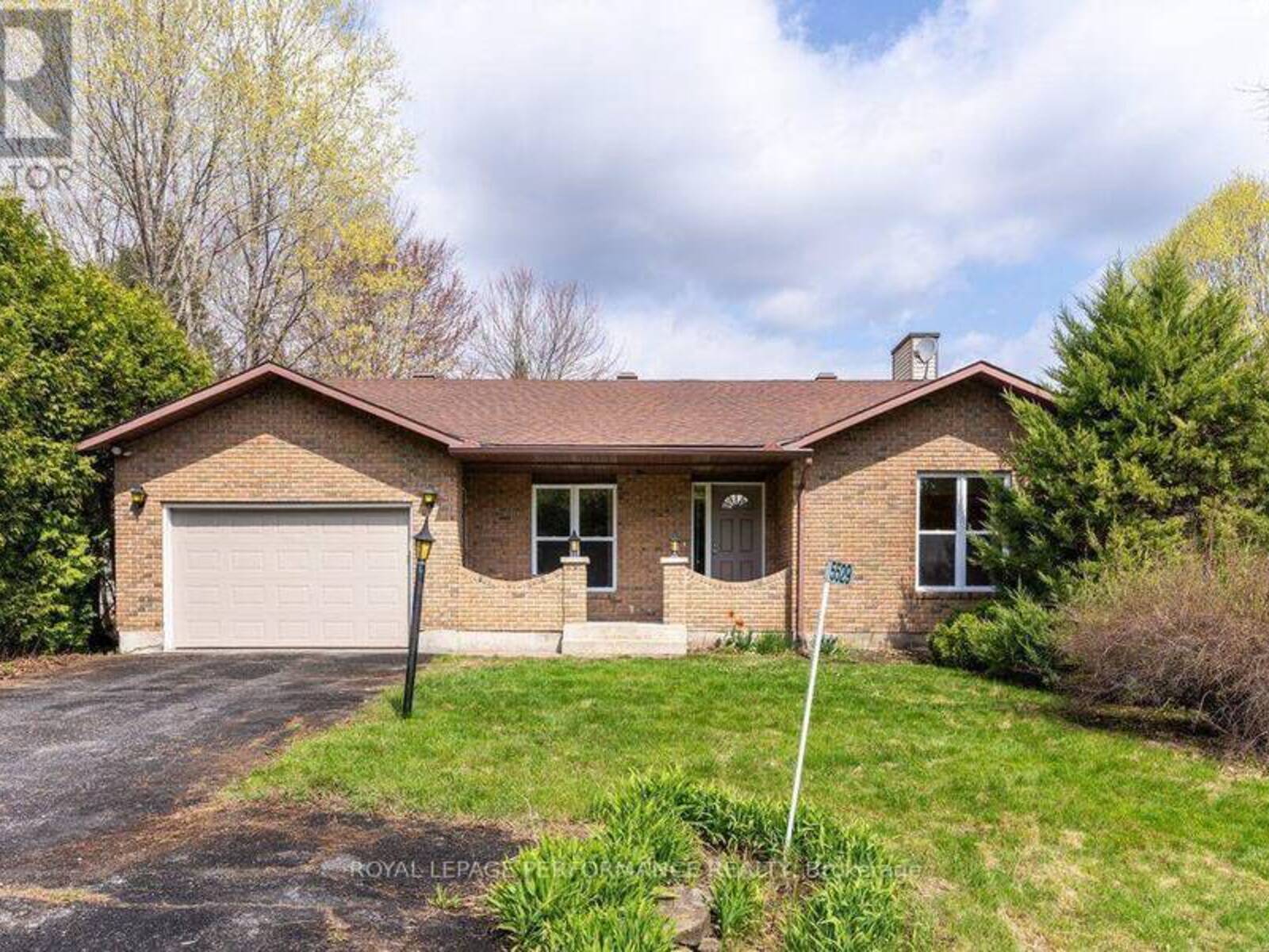 5529 WOODEDEN DRIVE, Ottawa, Ontario K4M 1B4