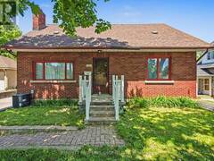 1361 SUMMERVILLE AVENUE Ottawa Ontario, K1Z 8G9