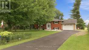 57 GOLF CLUB ROAD | Smiths Falls Ontario | Slide Image Three