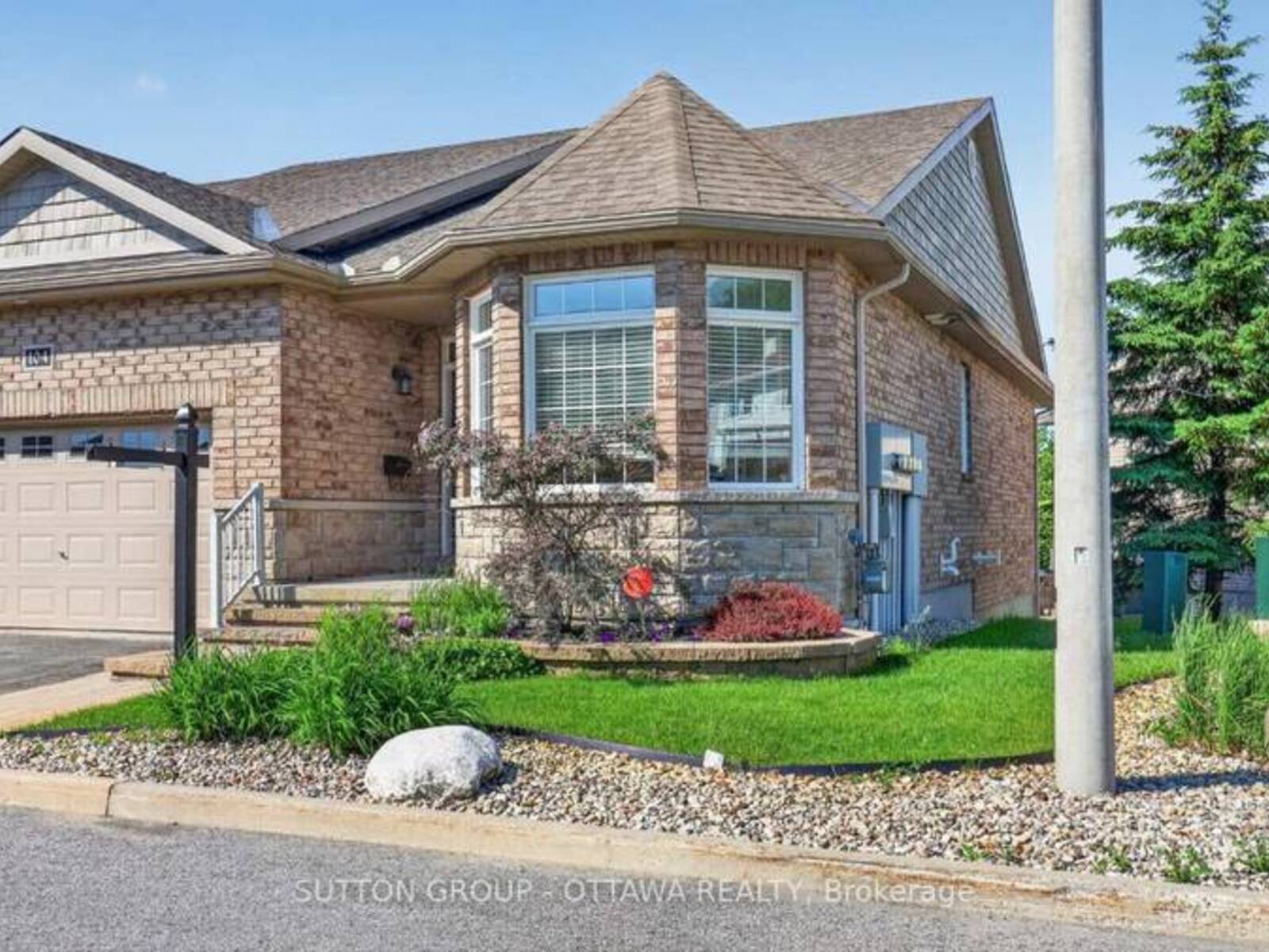 104 PASSAGEWAY PRIVATE, Ottawa, Ontario K2M 1H6