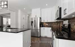12 KNOCKADERRY CRESCENT | Ottawa Ontario | Slide Image Thirteen