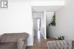 1008 CARDEN LANE | Ottawa Ontario | Slide Image Twelve