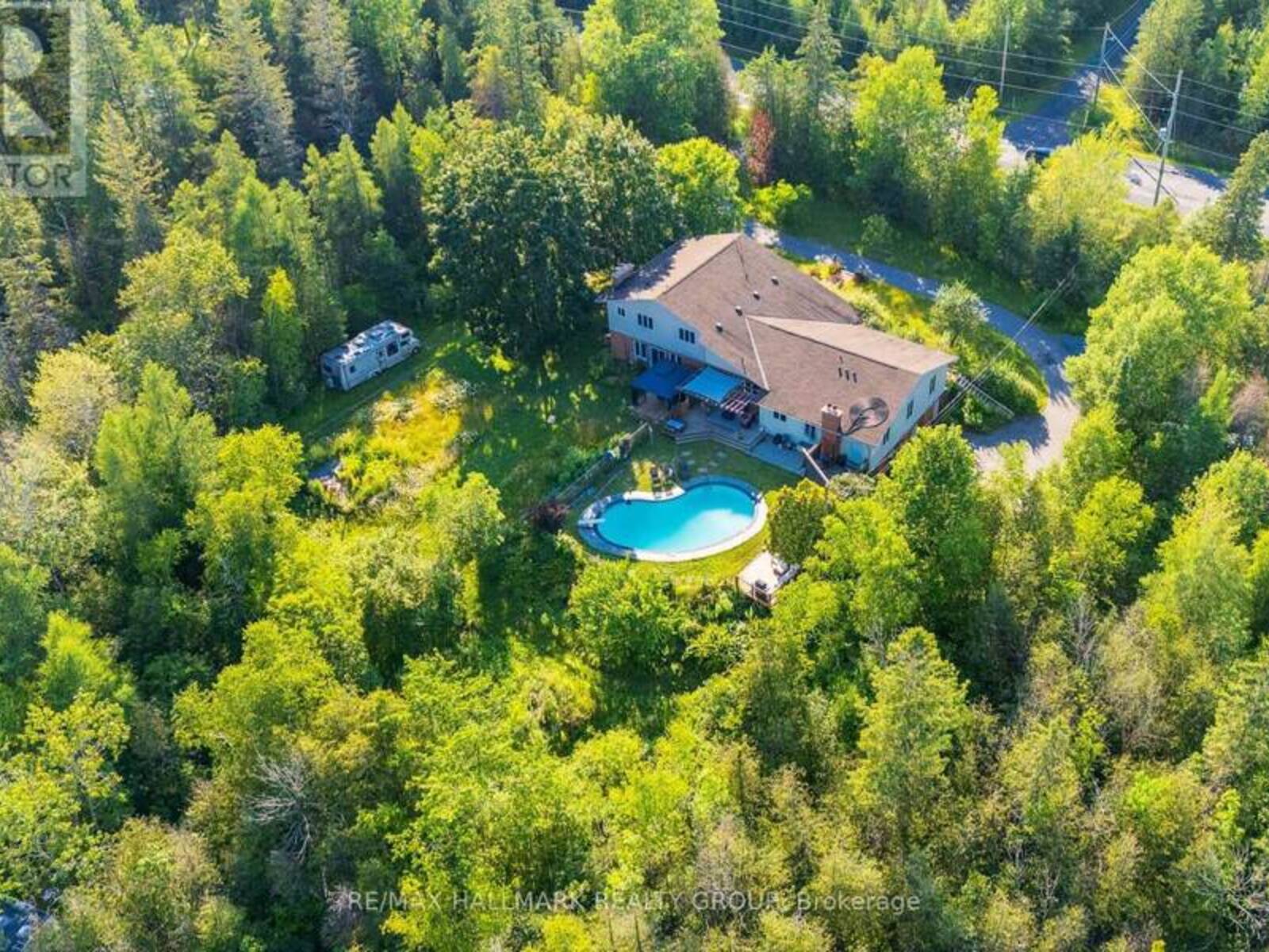 7316 FLEWELLYN ROAD, Ottawa, Ontario K2S 1B6