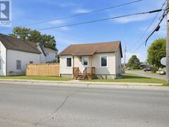 218 RIDEAU STREET Kemptville Ontario, K0G 1J0
