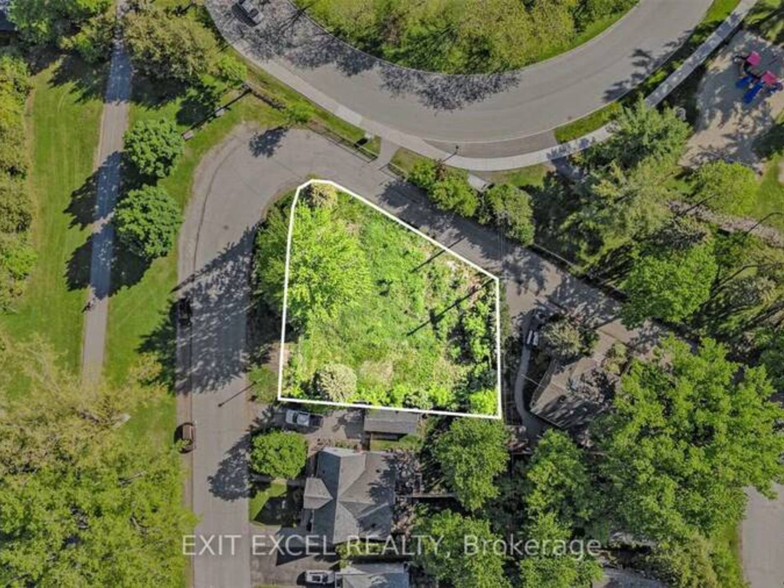38 FARROW STREET, Ottawa, Ontario K2B 6E1