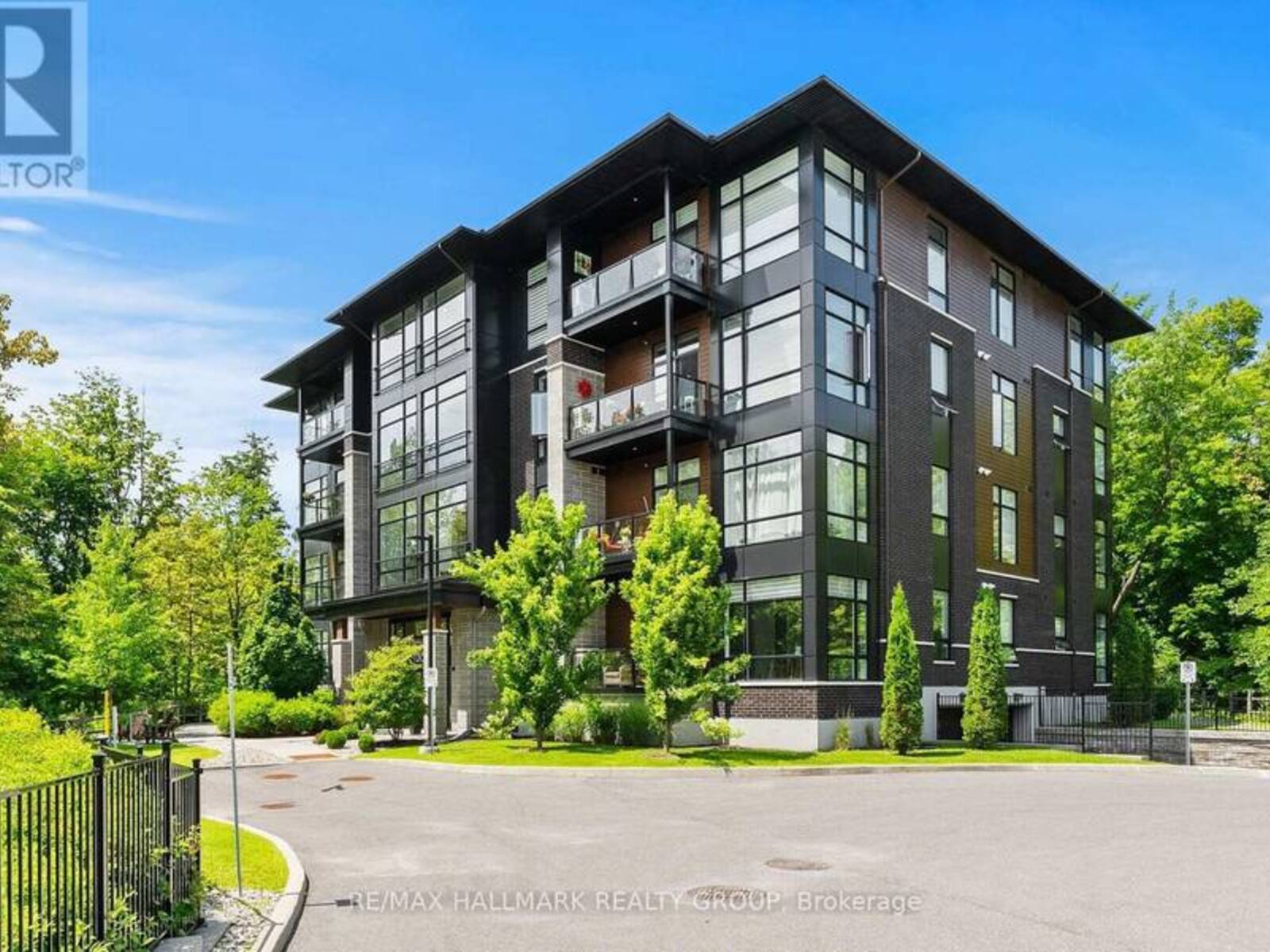 101 - 120 CORTILE PRIVATE, Ottawa, Ontario K1V 2S8