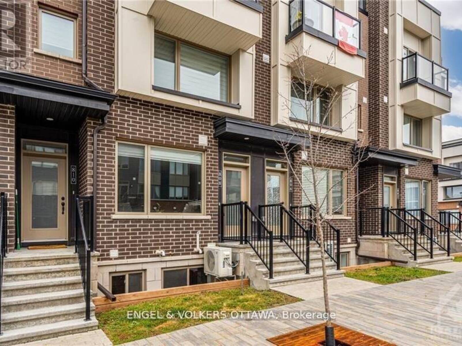 808 KINIW PRIVATE, Ottawa, Ontario K1K 5A4
