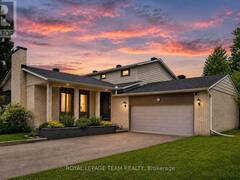 61 AMBERWOOD CRESCENT Ottawa Ontario, K2E 7C2
