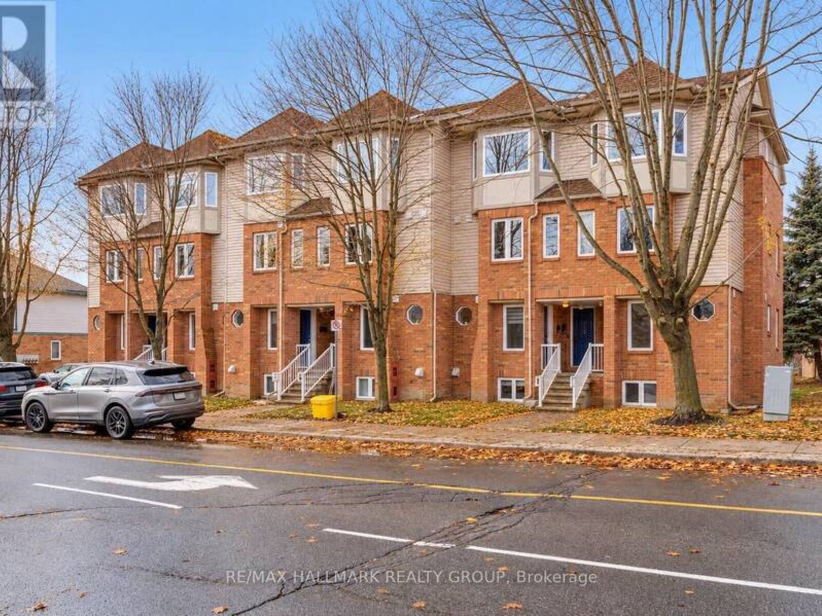 1344 GUTHRIE STREET, Ottawa, Ontario K2H 1G8