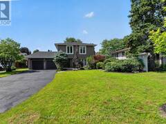 4 CLARET COURT Ottawa Ontario, K1V 9C4