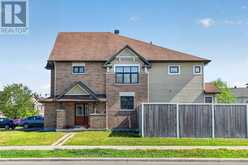 171 LERTA WAY | Ottawa Ontario | Slide Image Three