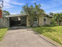 1272 COLLINS AVENUE Ottawa Ontario, K1V 6C8
