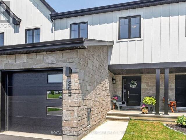 203 PEACOCK DRIVE Russell Ontario, K4R 1A8 - 3 Bedrooms Home For Sale