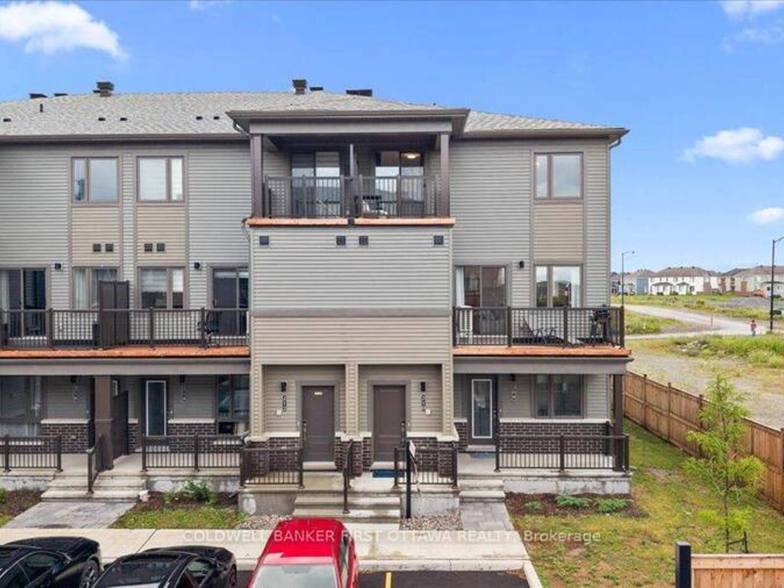 210 PARNIAN PRIVATE, Ottawa, Ontario K2J 7K5