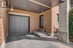 224 CHAPERAL PRIVATE | Ottawa Ontario | Slide Image Four