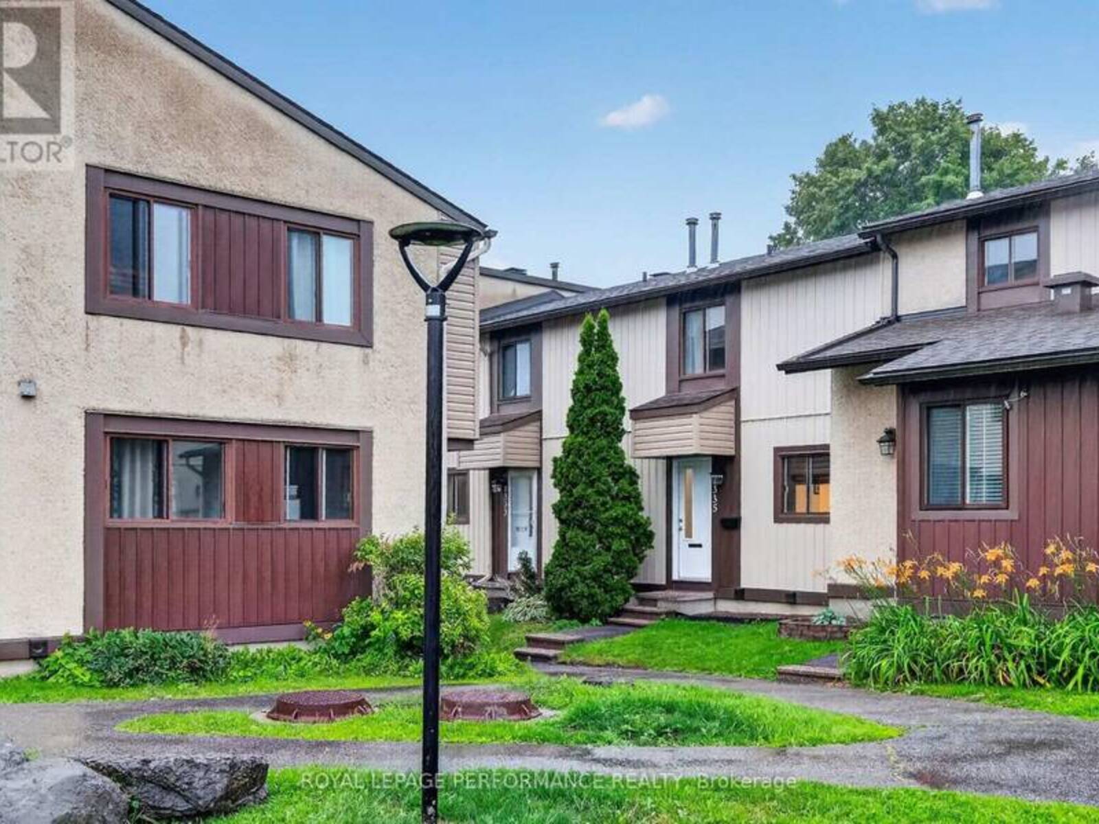 1335 BETHAMY LANE, Ottawa, Ontario K1J 8P3