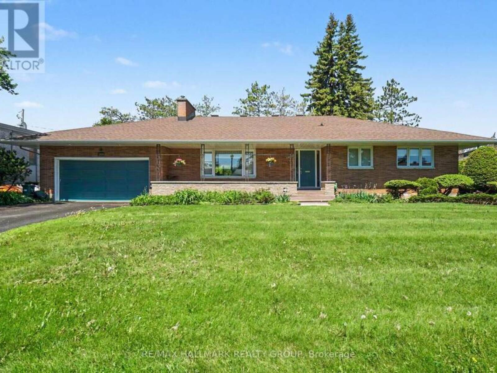 2009 KILLARNEY DRIVE, Ottawa, Ontario K2A 1P9