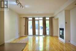 109 - 400 MCLEOD STREET | Ottawa Ontario | Slide Image Eight