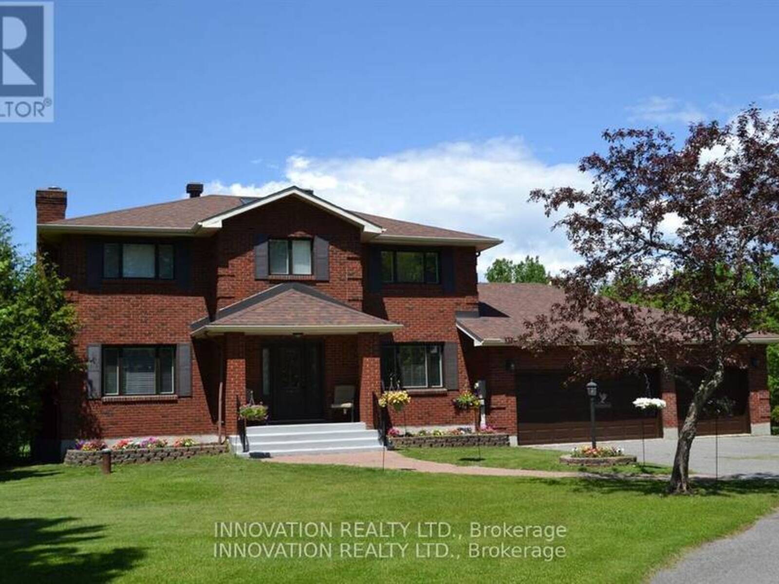 7 GRIERSON LANE, Ottawa, Ontario K2W 1A6