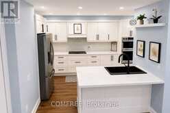 15D VIEW GREEN CRESCENT | Toronto Ontario | Slide Image Twelve