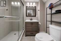 15D VIEW GREEN CRESCENT | Toronto Ontario | Slide Image Five