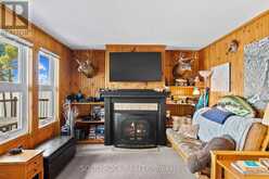 992 WHITE LAKE SHORE NORTH | Lanark Highlands Ontario | Slide Image Six