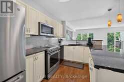 258 PARKROSE PRIVATE | Ottawa Ontario | Slide Image Fifteen