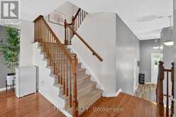 258 PARKROSE PRIVATE | Ottawa Ontario | Slide Image Seventeen