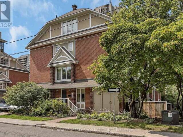 . - 283 NEPEAN STREET Ottawa Ontario, K1R 5G2 - 2 Bedrooms Condo For Sale