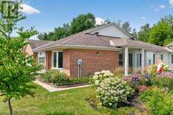 35 BILLINGHAM CRESCENT | Ottawa Ontario | Slide Image Four